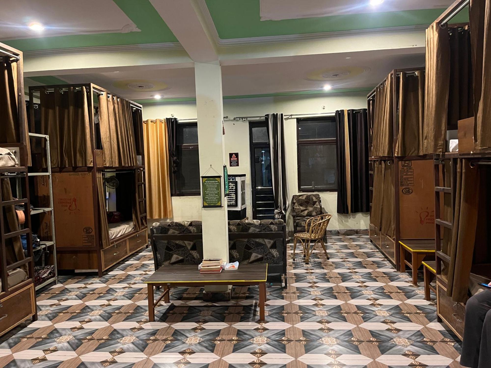 Soul Hostel Rishīkesh Buitenkant foto