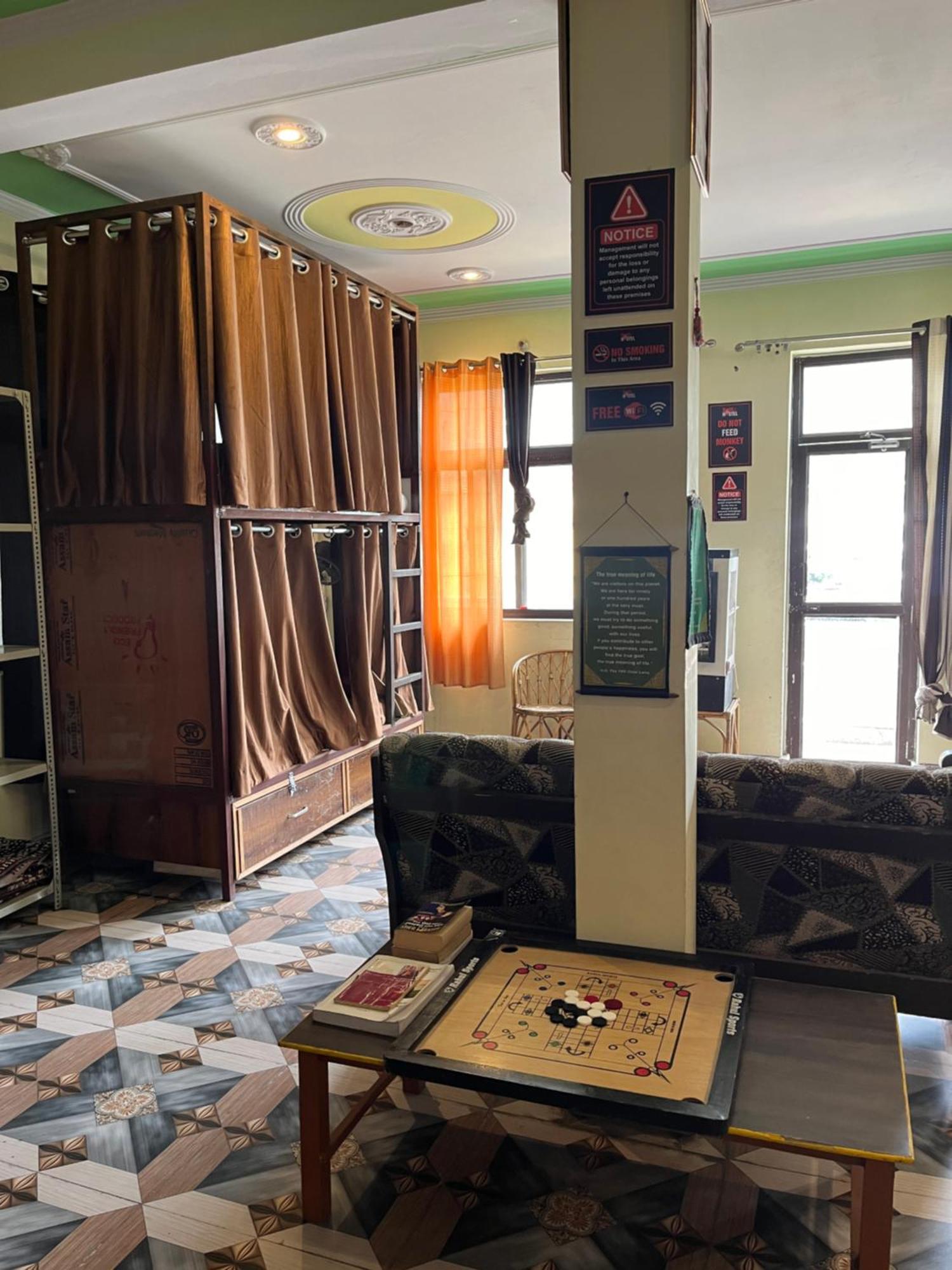 Soul Hostel Rishīkesh Buitenkant foto
