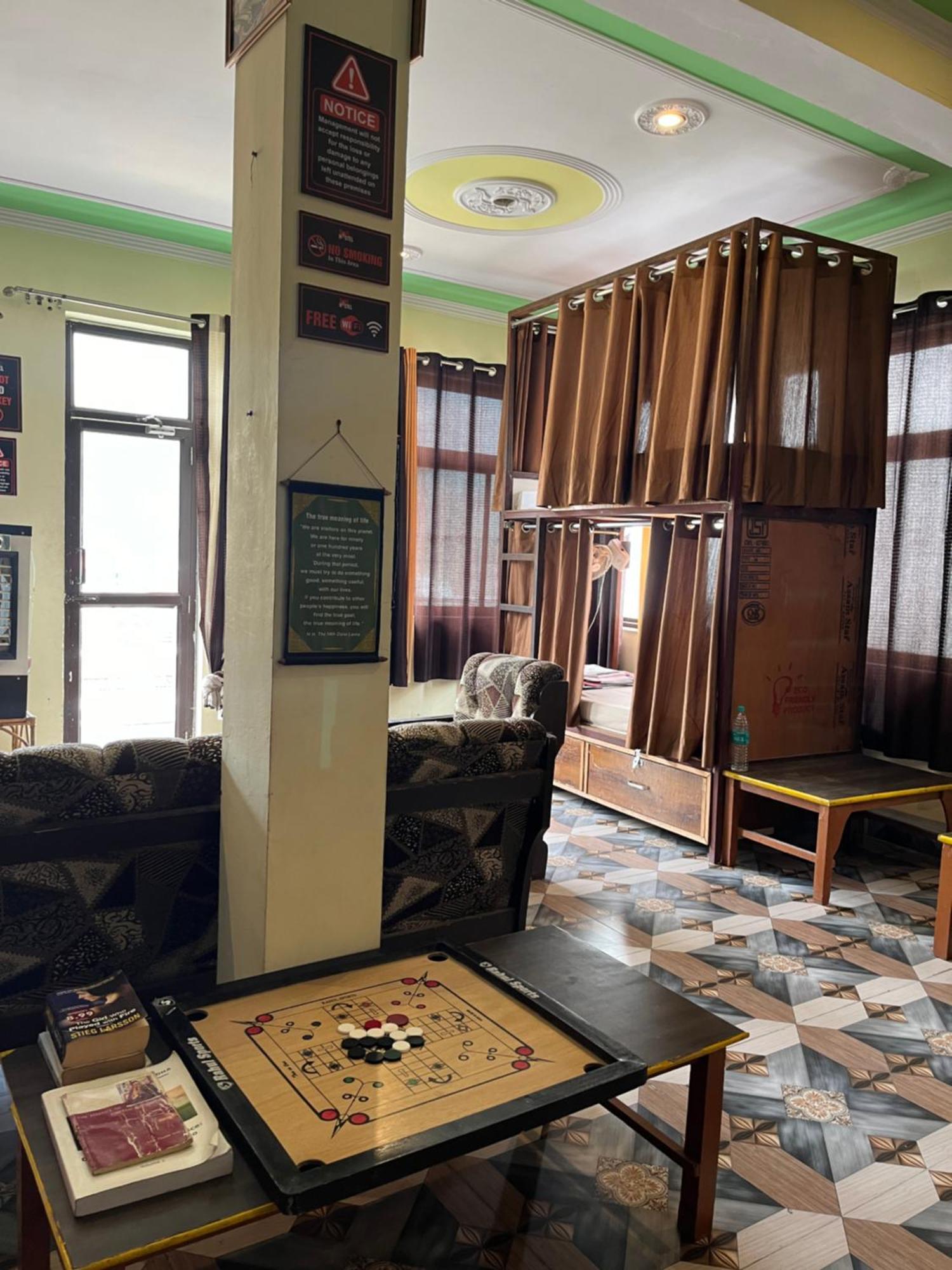 Soul Hostel Rishīkesh Buitenkant foto