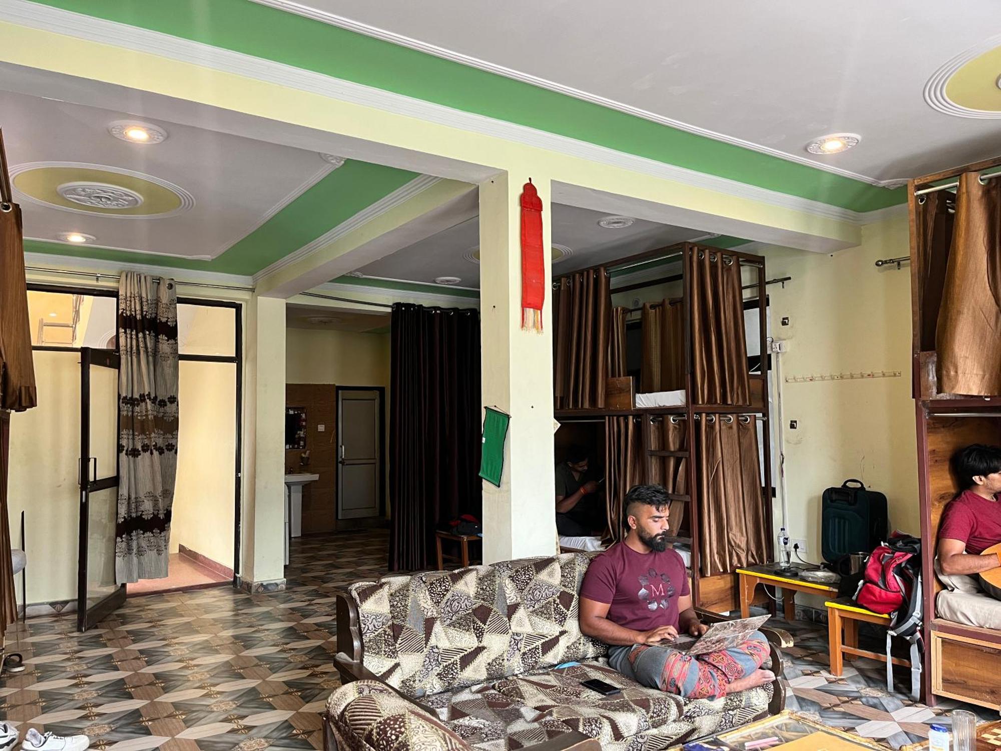 Soul Hostel Rishīkesh Buitenkant foto