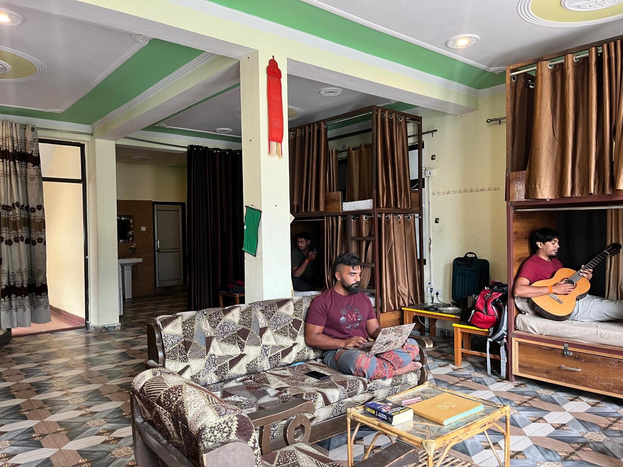 Soul Hostel Rishīkesh Buitenkant foto