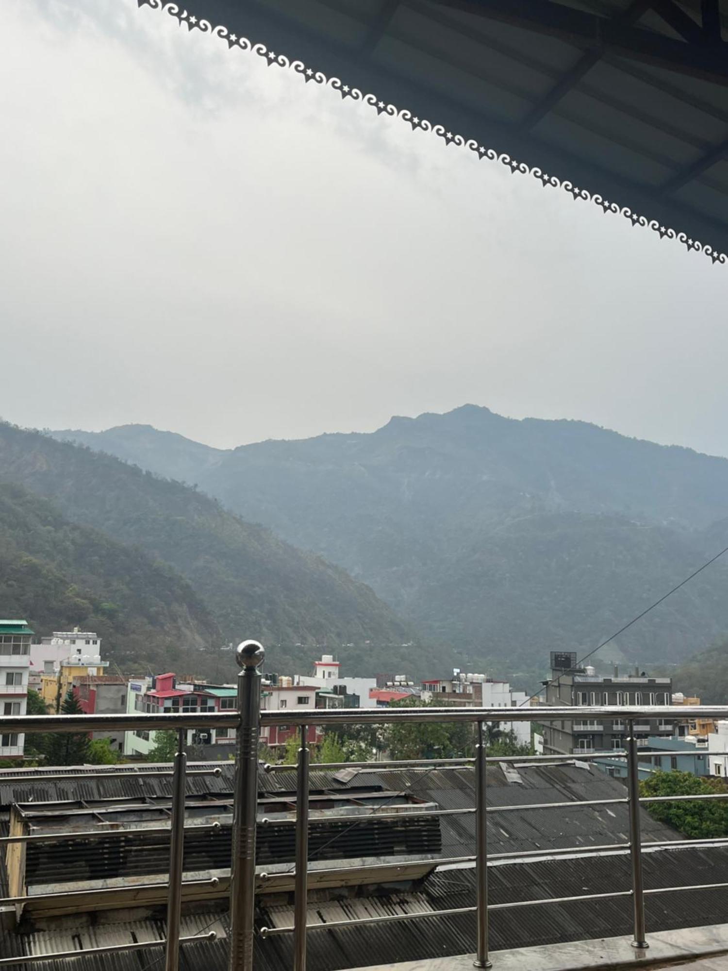 Soul Hostel Rishīkesh Buitenkant foto